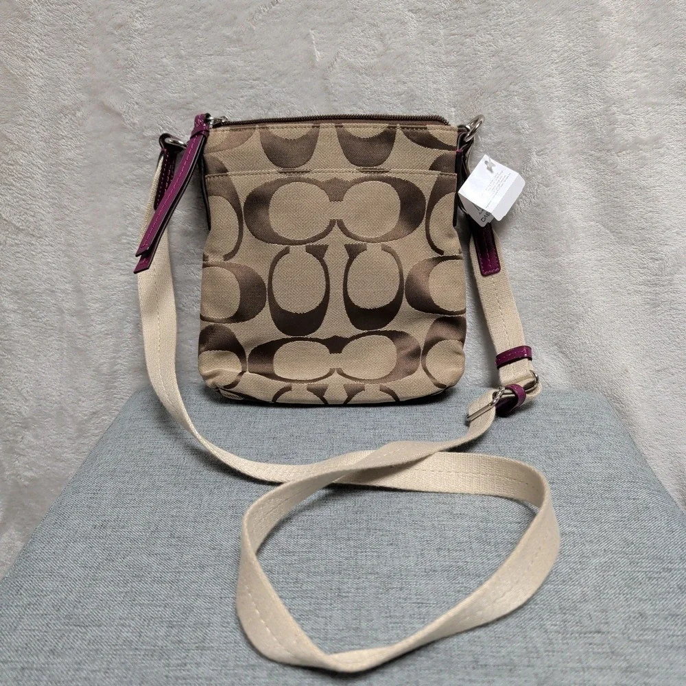 New Coach Signature Khaki Passion Berry‎ Trim Crossbody Swingpack Bag F48806
